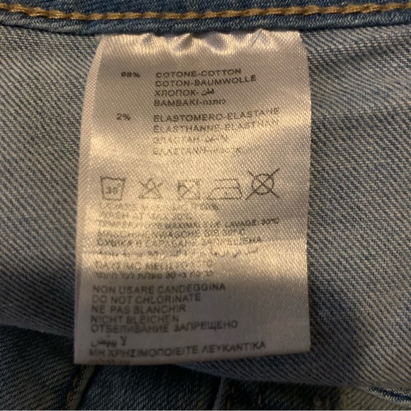 Denim shorts with studs - Picture 7 of 9